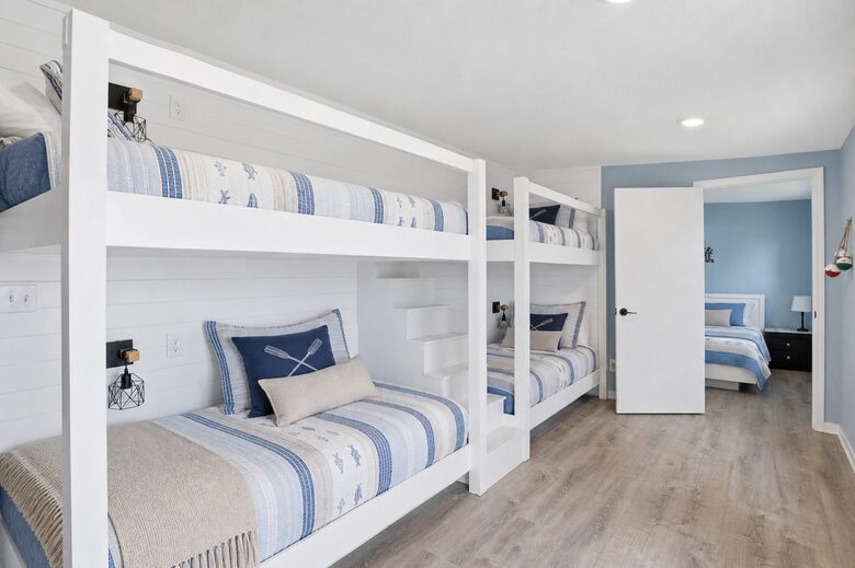 Waterfront Getaway in the Heart of Lake Ozark - Lake Ozark, Missouri