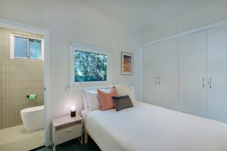 Private Nature Hideaway Minutes from Hyams Beach - Old Erowal Bay, Australia