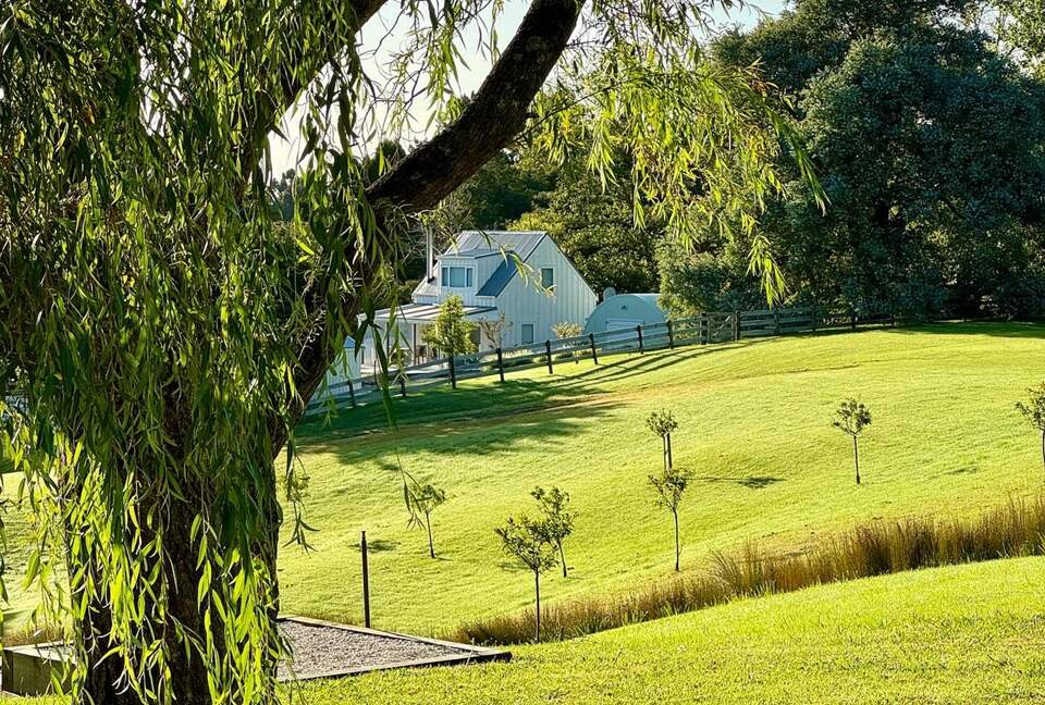 Private Leigh Escape with Outdoor Living & Nature Views - Leigh, New Zealand