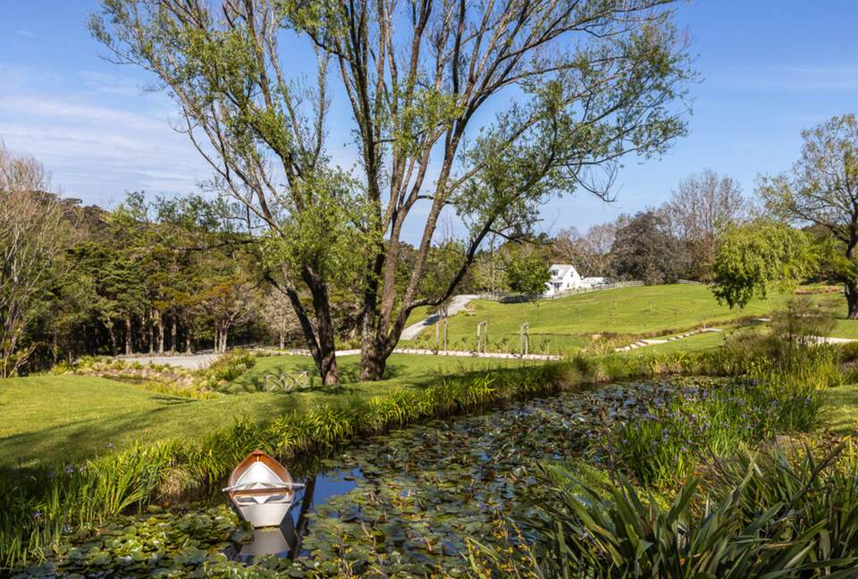 Private Leigh Escape with Outdoor Living & Nature Views - Leigh, New Zealand