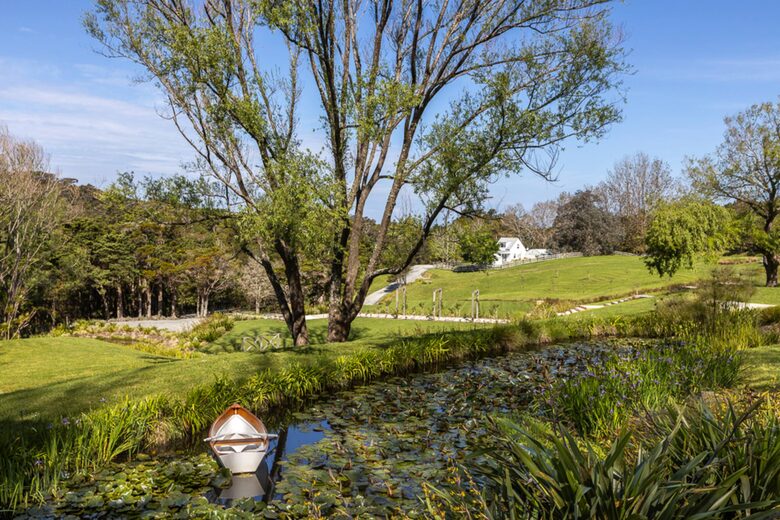 Private Leigh Escape with Outdoor Living & Nature Views - Leigh, New Zealand