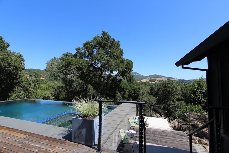 Sonoma Retreat with Infinity Pool & Oak Tree Views - Santa Rosa, California