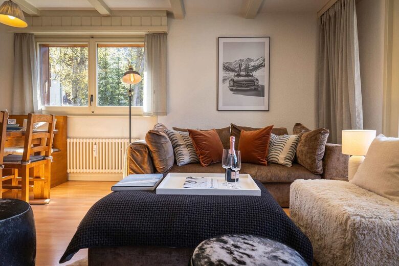 A Sun-Filled Three-Bedroom Apartment with Shared Pool and Spa - Verbier, Switzerland