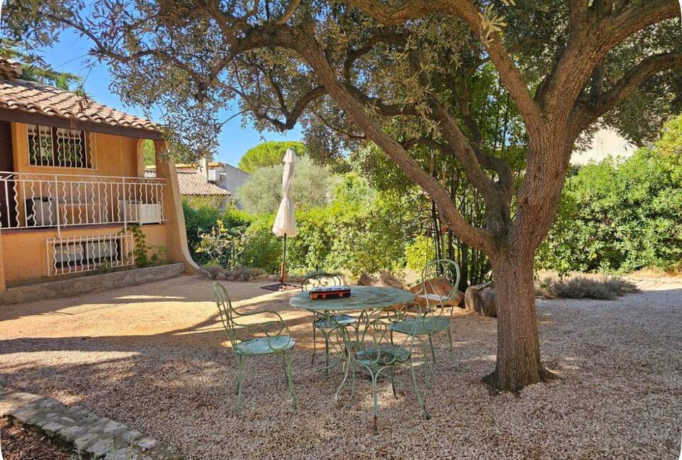 Elegant Cassis Retreat with Pool and Terraces - Cassis, France