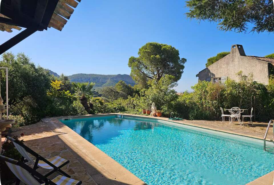 Elegant Cassis Retreat with Pool and Terraces - Cassis, France