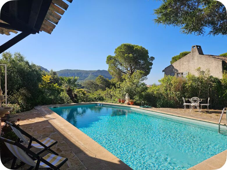 Elegant Cassis Retreat with Pool and Terraces - Cassis, France