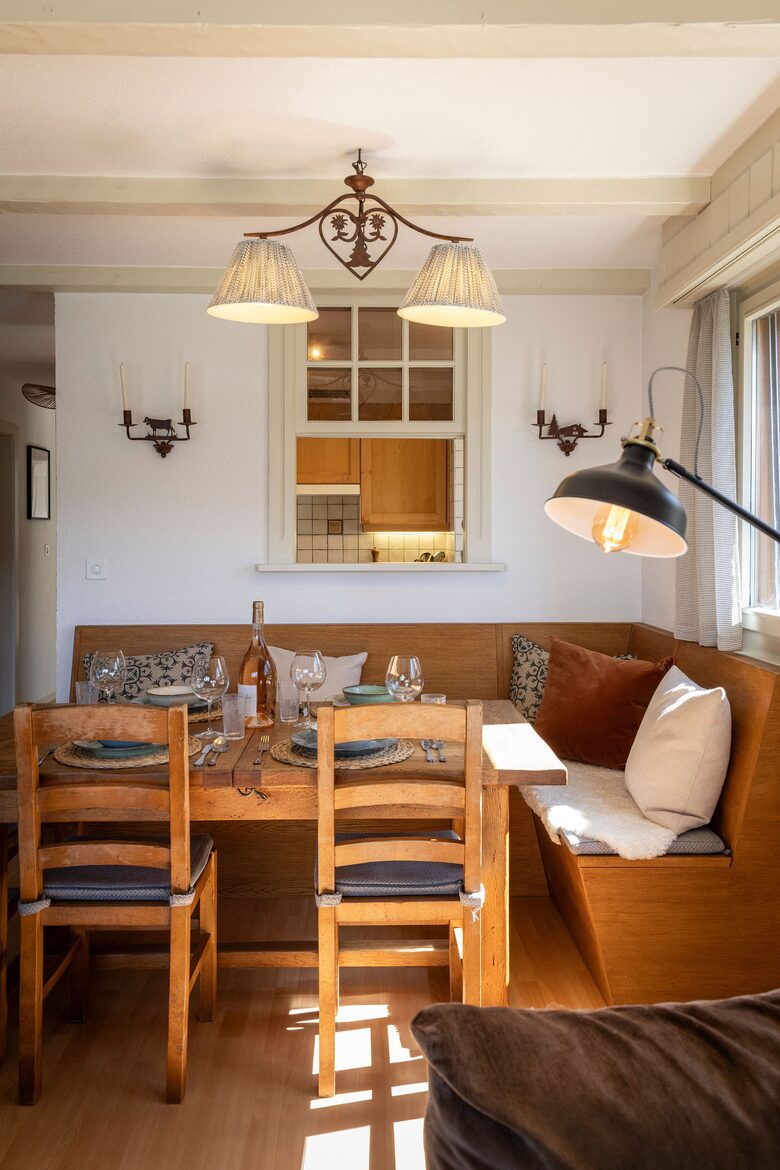 A Sun-Filled Three-Bedroom Apartment with Shared Pool and Spa - Verbier, Switzerland