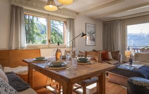 A Sun-Filled Three-Bedroom Apartment with Shared Pool and Spa - Verbier, Switzerland