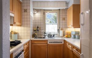 A Sun-Filled Three-Bedroom Apartment with Shared Pool and Spa - Verbier, Switzerland