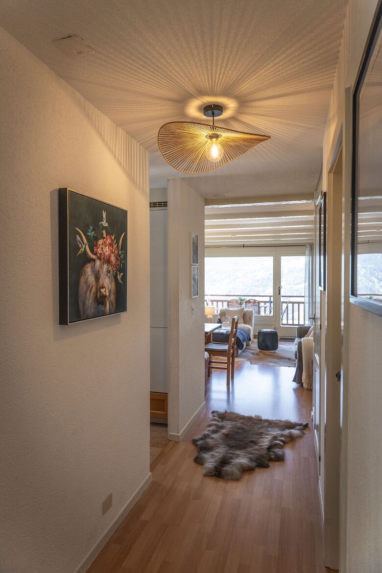A Sun-Filled Three-Bedroom Apartment with Shared Pool and Spa - Verbier, Switzerland