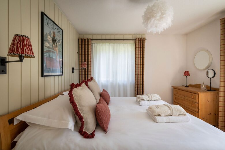A Sun-Filled Three-Bedroom Apartment with Shared Pool and Spa - Verbier, Switzerland