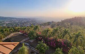 Private Mountain Retreat Overlooking Kingston & the Sea - Kingston, Jamaica