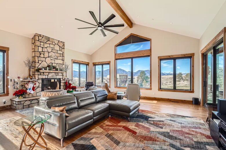 Contemporary Colorado Retreat Overlooking the Flatirons - Boulder, Colorado