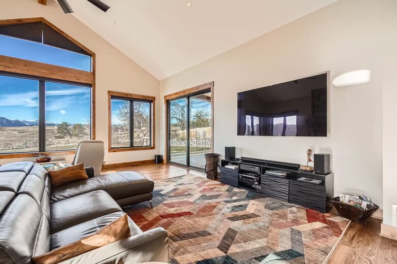 Contemporary Colorado Retreat Overlooking the Flatirons - Boulder, Colorado