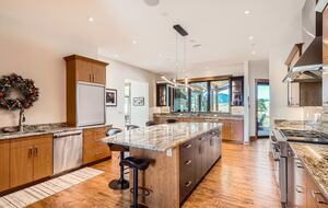 Contemporary Colorado Retreat Overlooking the Flatirons