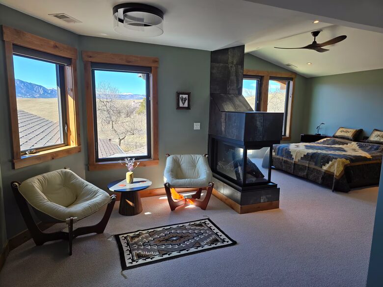 Contemporary Colorado Retreat Overlooking the Flatirons - Boulder, Colorado