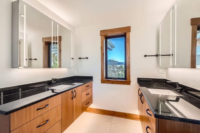 Contemporary Colorado Retreat Overlooking the Flatirons - Boulder, Colorado