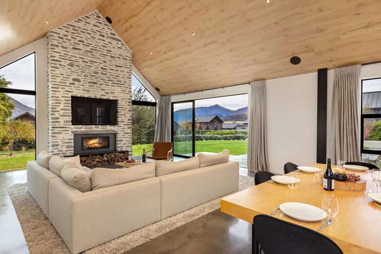 Luxury Alpine Villa Between Wānaka & Queenstown - Wānaka, New Zealand