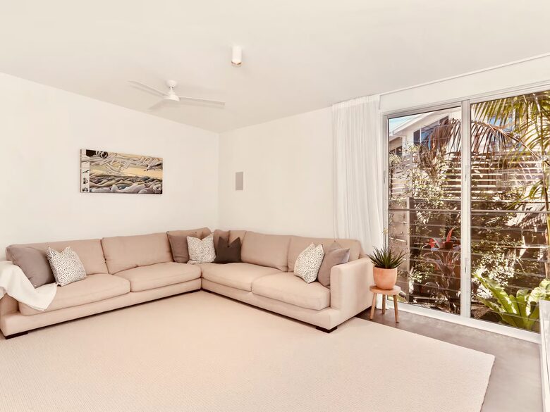 Luxury Beach House Near Belongil & Byron Town - Byron Bay, Australia