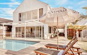 Luxury Beach House Near Belongil & Byron Town - Byron Bay, Australia