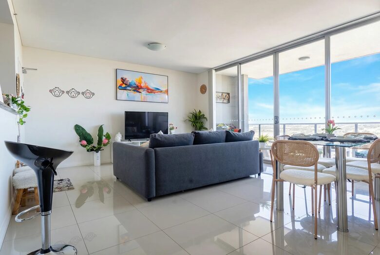 Modern High-Rise Retreat with City Views - Granville, Australia