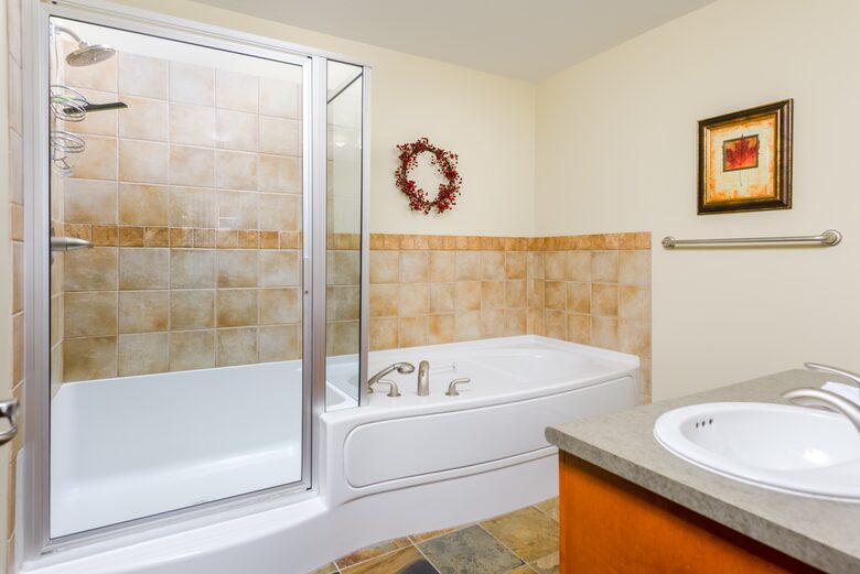 Stonegate Resort Alpine Retreat - Kelowna, Canada