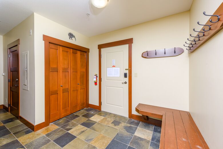 Stonegate Resort Alpine Retreat - Kelowna, Canada