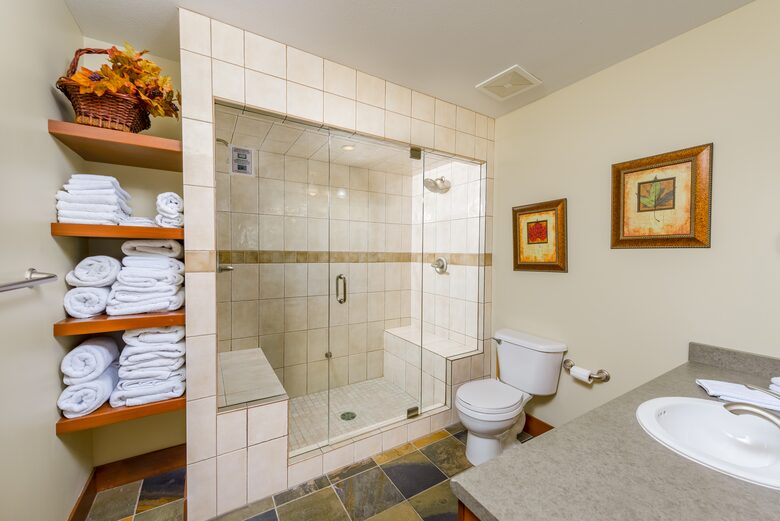 Stonegate Resort Alpine Retreat - Kelowna, Canada