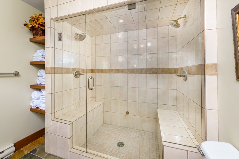 Stonegate Resort Alpine Retreat - Kelowna, Canada