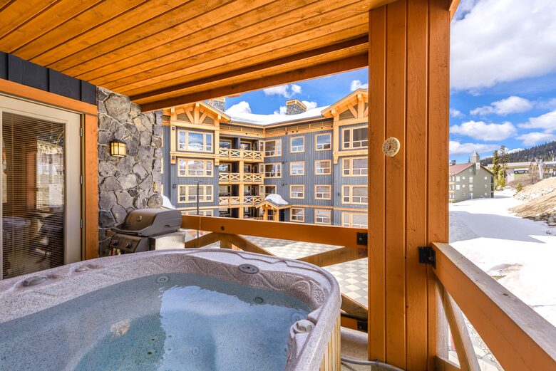 Stonegate Resort Alpine Retreat - Kelowna, Canada