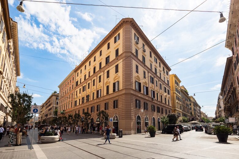 Panoramic Rooftop Residence - Rome, Italy