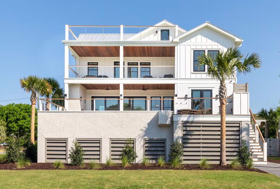 Lowcountry Designer Luxe | Elevator & Resort-Style Pool - Isle of Palms, South Carolina