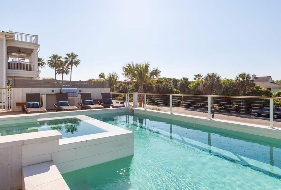Lowcountry Designer Luxe | Elevator & Resort-Style Pool - Isle of Palms, South Carolina