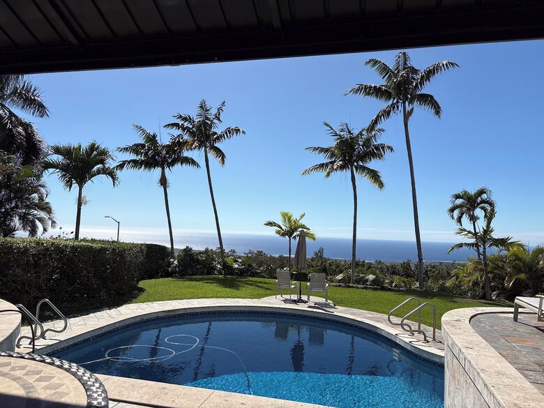 Big Island Retreat with Panoramic Pacific Views & Sauna - Kailua Kona, Hawaii
