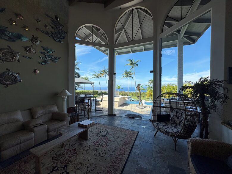 Big Island Retreat with Panoramic Pacific Views & Sauna - Kailua Kona, Hawaii
