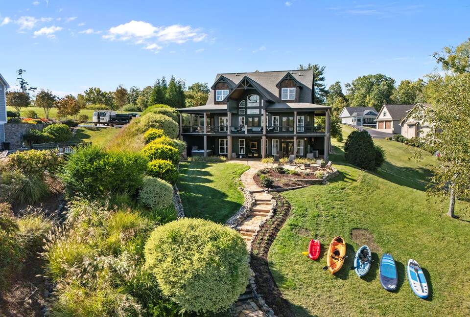 Acorn Landing Lakefront Retreat on Hyco Lake - Semora, North Carolina