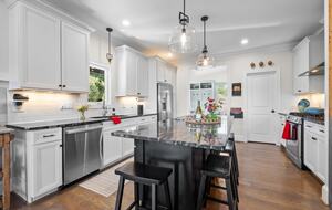 Acorn Landing Lakefront Retreat on Hyco Lake - Semora, North Carolina