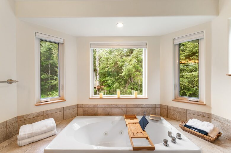 Juneau Nature Retreat | Forest Setting Near Auke Bay - Juneau, Alaska