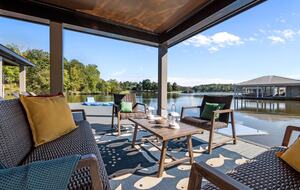 Acorn Landing Lakefront Retreat on Hyco Lake - Semora, North Carolina