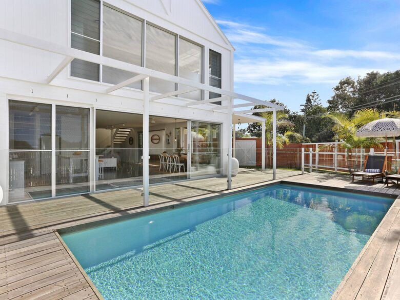 Luxury Beach House Near Belongil & Byron Town - Byron Bay, Australia