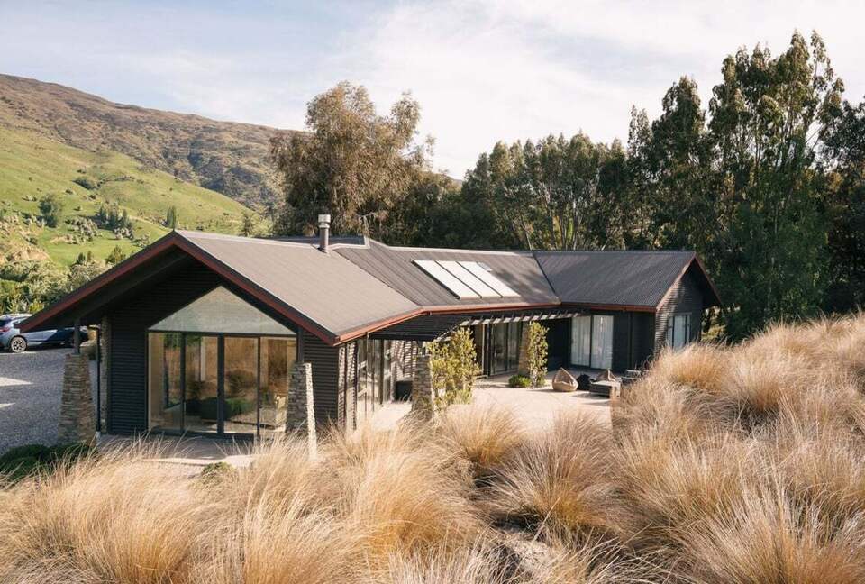 Luxury Alpine Villa Between Wānaka & Queenstown - Wānaka, New Zealand