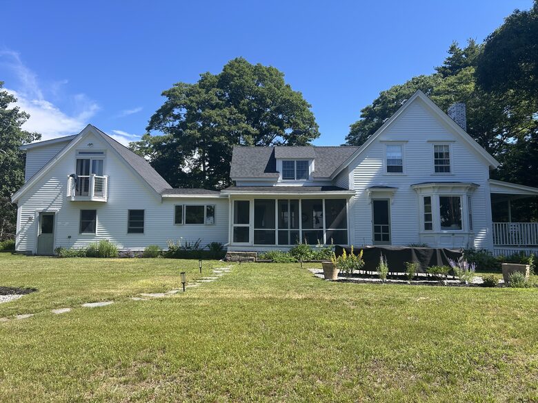 Refined Island Escape Minutes from Boothbay Harbor - Boothbay, Maine