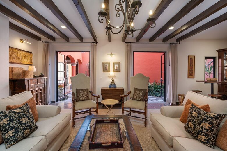 Luxury San Miguel Villa with Rooftop Terrace & Five-Star Access - San Miguel de Allende, Mexico