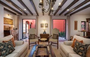 Luxury San Miguel Villa with Rooftop Terrace & Five-Star Access - San Miguel de Allende, Mexico