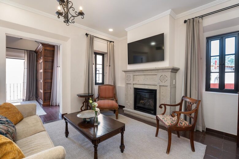 Luxury San Miguel Villa with Rooftop Terrace & Five-Star Access - San Miguel de Allende, Mexico
