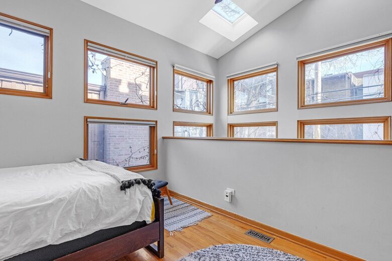 Wrigleyville City Retreat - Chicago, Illinois