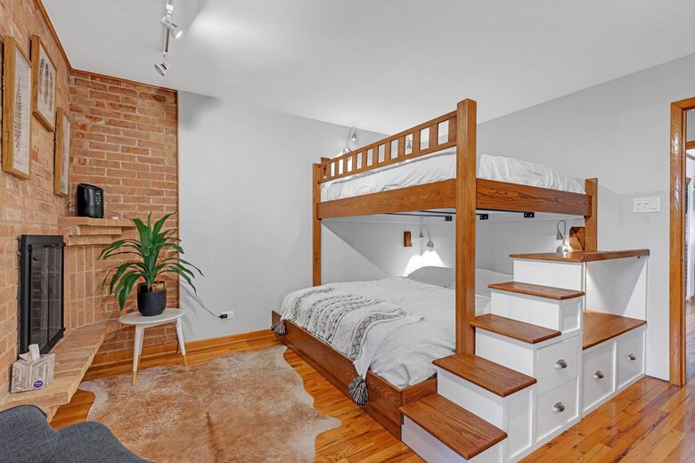 Wrigleyville City Retreat - Chicago, Illinois