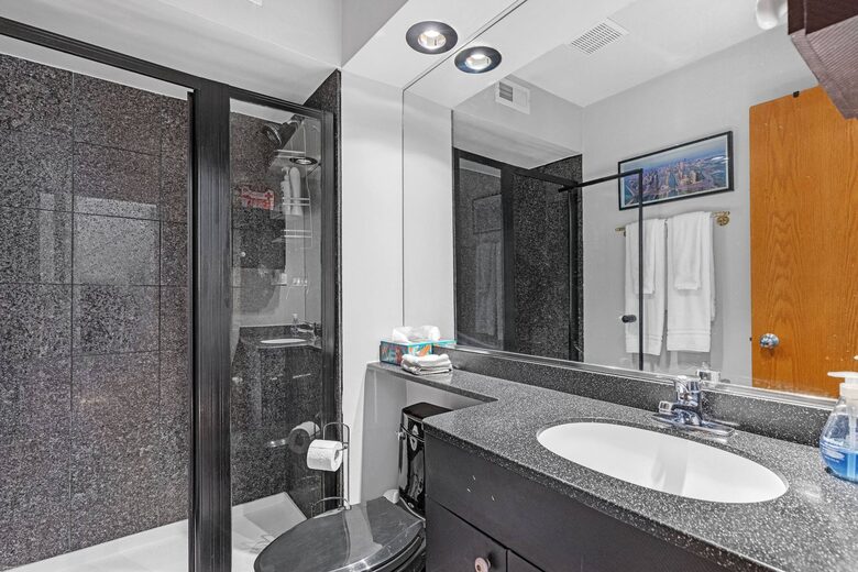 Wrigleyville City Retreat - Chicago, Illinois