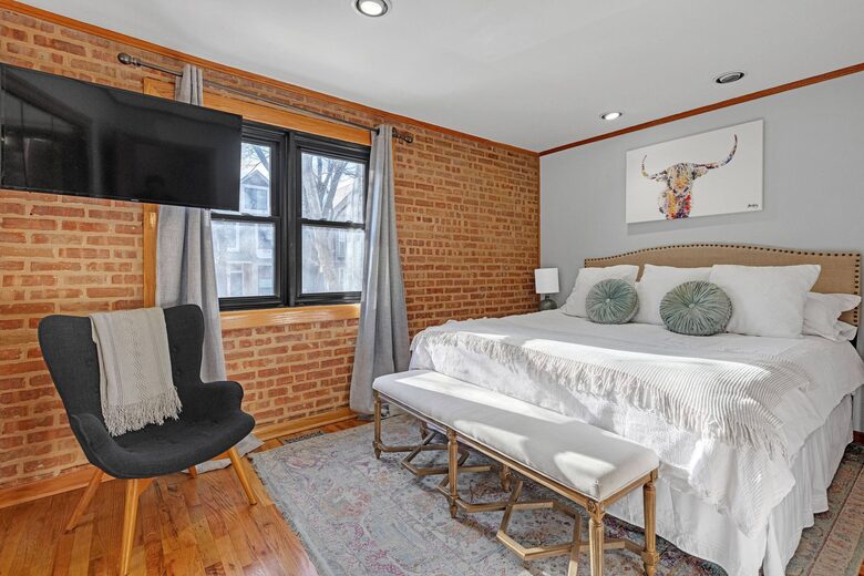 Wrigleyville City Retreat - Chicago, Illinois
