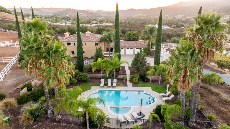 Tuscan Vineyard Villa with Private Pool & Equestrian Estate - Murrieta, California